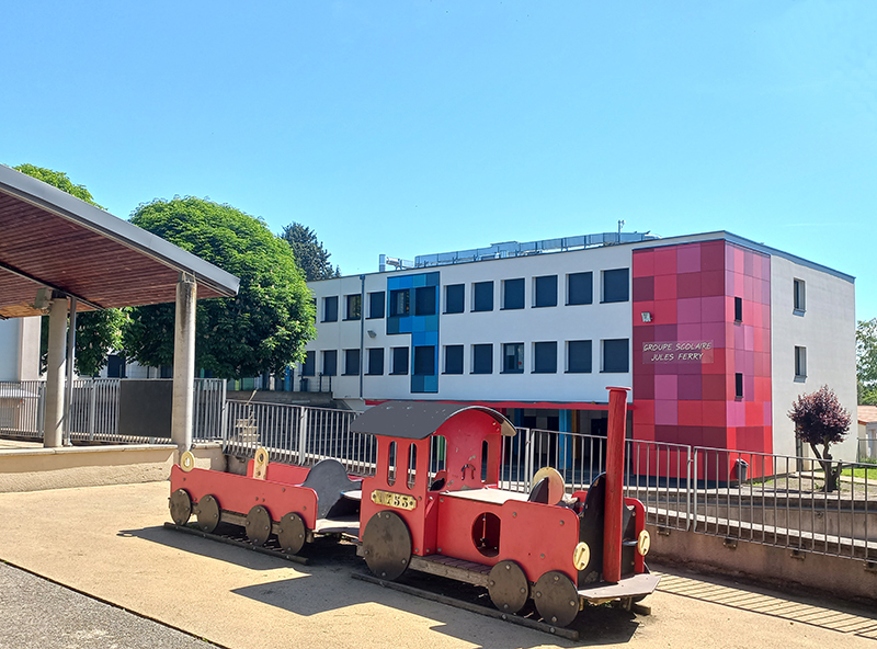 Ecole élémentaire du groupe scolaire Jules Ferry à La Roche Blanche