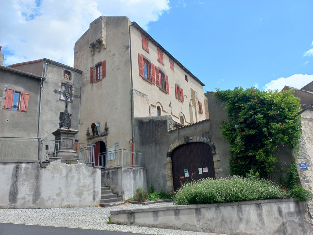 Eglise de Gergovie et son presbytère