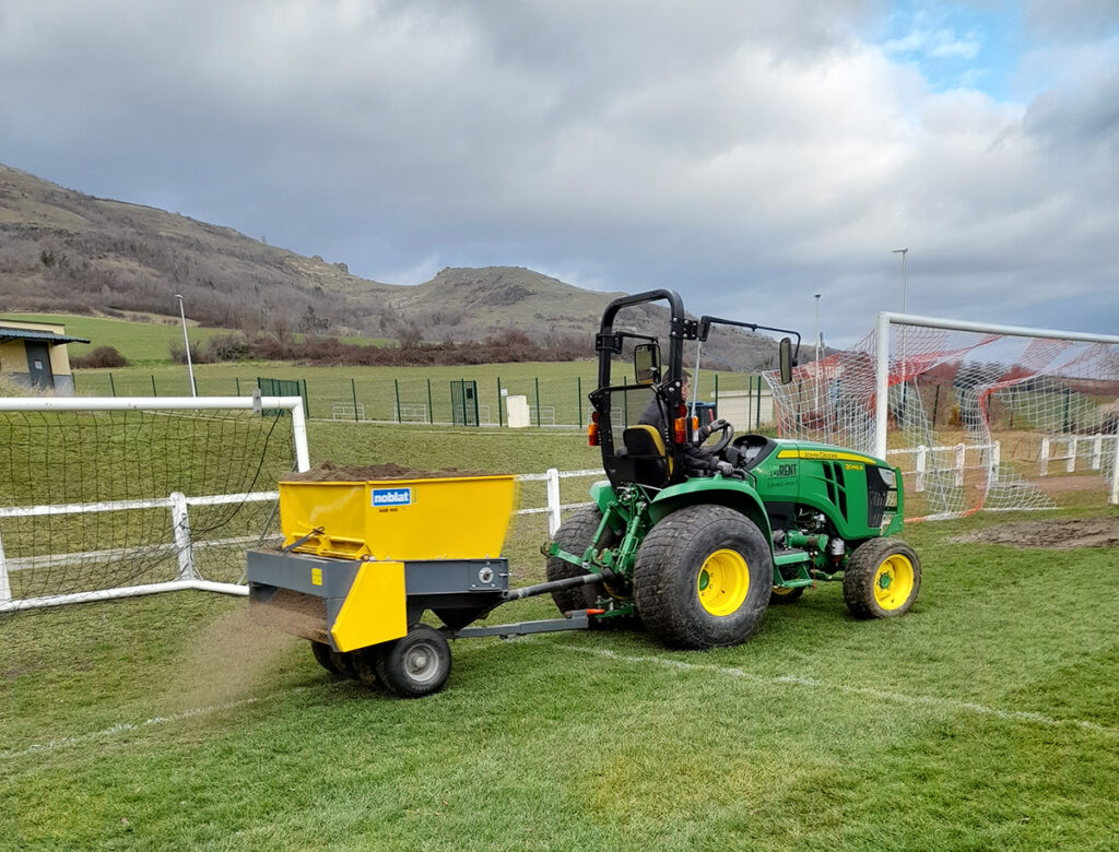 Sablage terrain de foot